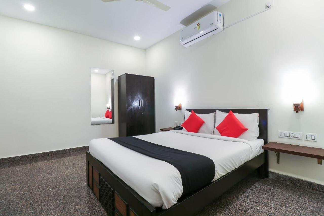 Capital O Gn Suites Bangalore Esterno foto