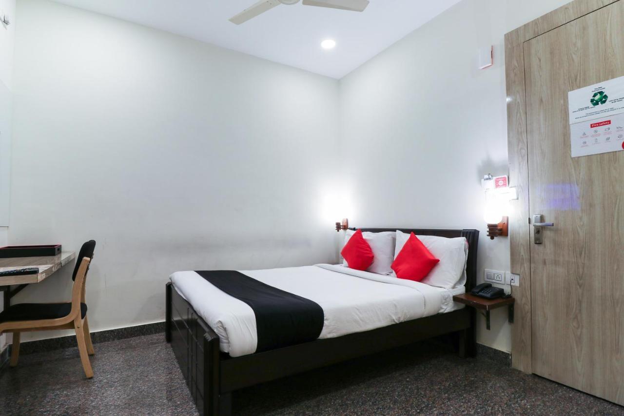 Capital O Gn Suites Bangalore Esterno foto