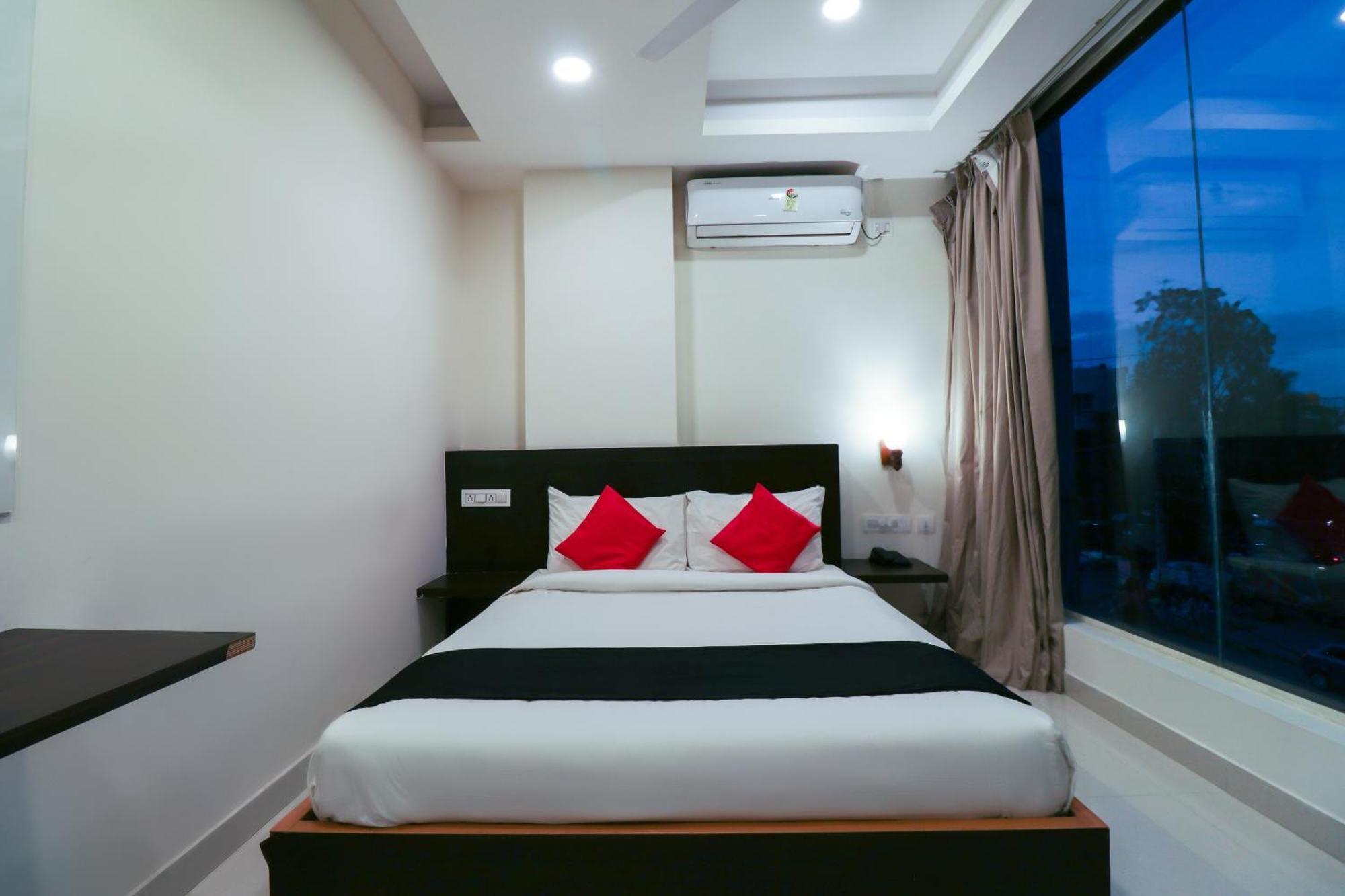 Capital O Gn Suites Bangalore Esterno foto