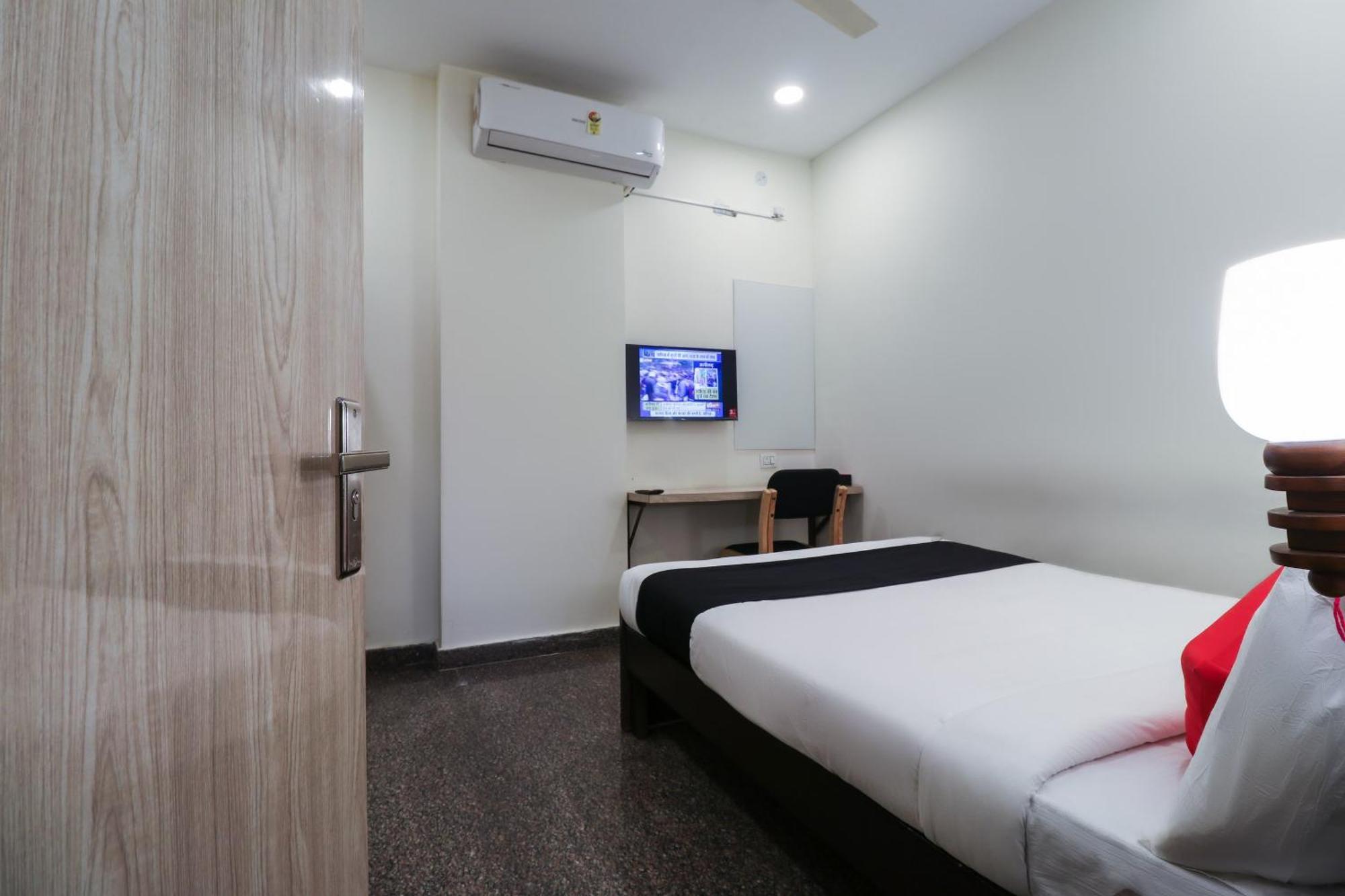 Capital O Gn Suites Bangalore Esterno foto